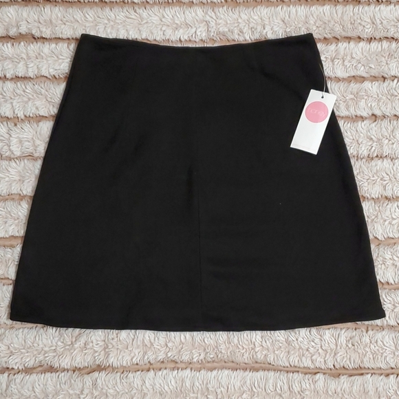 Suede Skirt ๐ค - Picture 3 of 10
